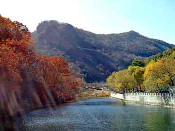 澳门二四六天天彩图库，拽丫头智斗恶魔校草